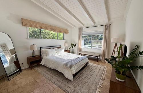 Woodland Hills Apartment | Hillside Hideaway - Private Woodland Hills Canyon Suite
