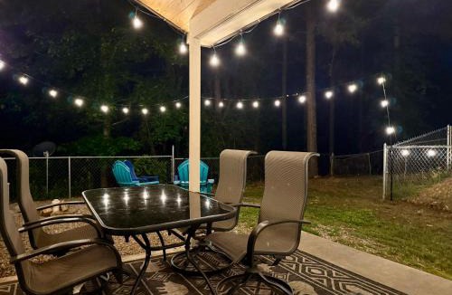 Hot Springs Village House | Hillside Hideaway Retreat - A Secluded Modern Cabin
