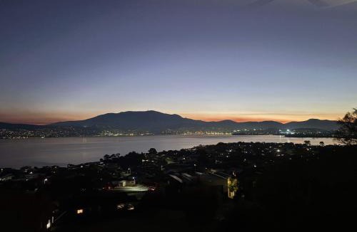 Howrah House | Hillside Hideaway Sleeps 10 Stunning Views