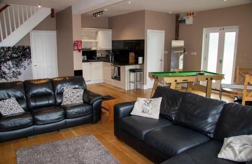 Tarvin House | Hillside House