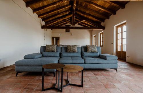 Castagnole delle Lanze House | Hillside In