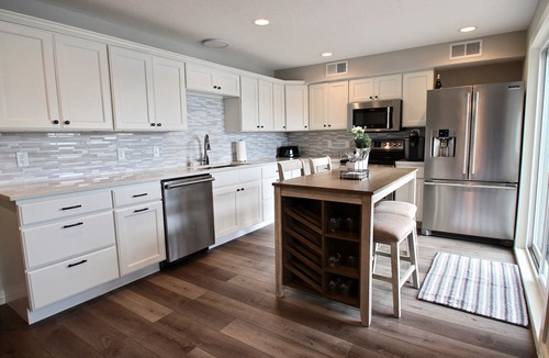 South Haven House | Hillside Retreat on Lake Sylvia