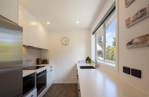 Queenstown City Centre Apartment | Hillside Villa 4- Walk To Town- AC- Free Parking