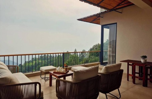Amritpur Ski Chalet | Hilltop 4 BHK Homestay near Bhimtal