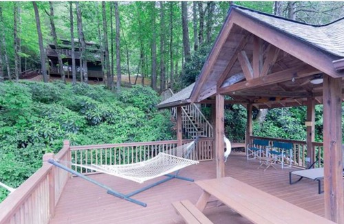 Wiley House | Hilltop Harbour - A Quiet Lake Burton Getaway! 10% OFF STAYS OF 7 DAYS OR MORE!