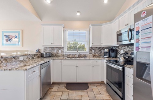 Corolla House | Hilltop Haven: Amazing Views, Private Pool, Spa