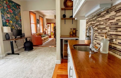 Mount Adams House | Hilltop Haven in Mount Adams