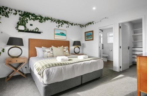 Whangamata House | Hilltop Haven - Whangamatā