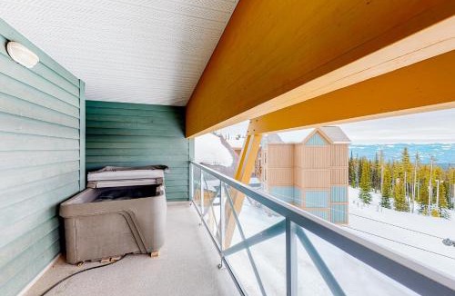 Big White Ski Resort Apartment | Hilltop Hideaway Condo - Legacy 401A