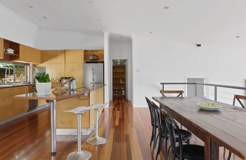 Merewether Apartment | Hilltop Hideaway Merewether Family Escape