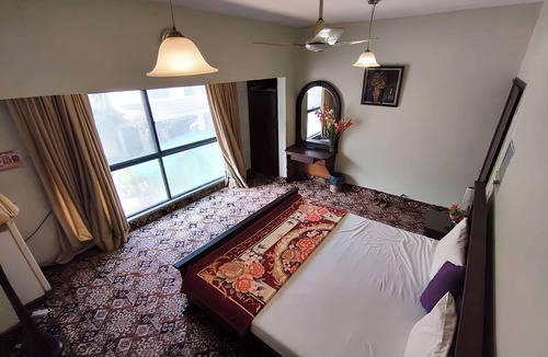 PECHS Hotel | Hilltop Hotel