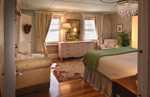 Amenia Bed & Breakfast | Hilltop House Bed & Breakfast