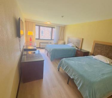Berlin Corners Hotel | Hilltop Inn