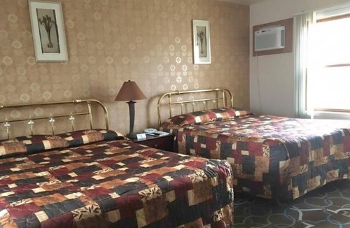 Montello Hotel | Hilltop Motel