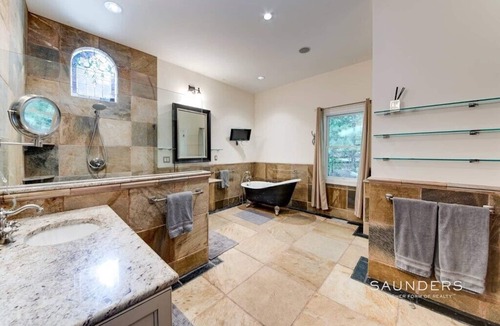 Springs House | Hilltop Villa with Stunning Sunsets