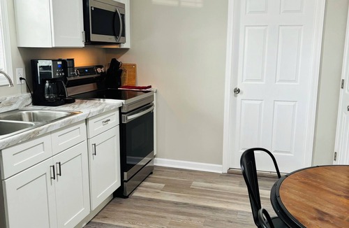 Bowling Green Apartment | Hilltopper Haven - Charming 1-bedroom duplex in downtown Bowling Green