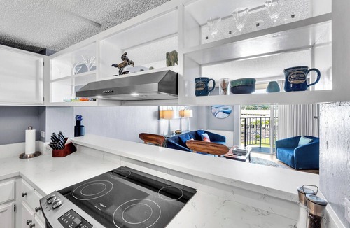 Hilo Condo | Hilo Lagoon Center