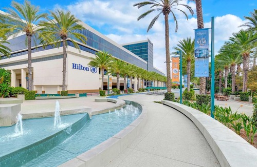 Anaheim Resort Hotel | Hilton Anaheim
