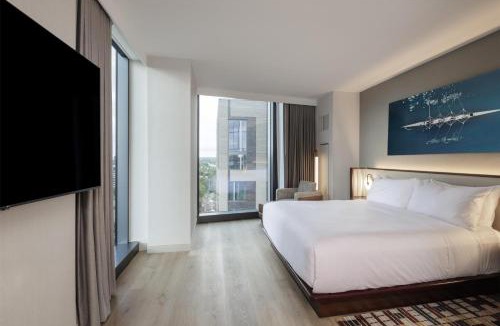 North Rosslyn Hotel | Hilton Arlington Rosslyn The Key