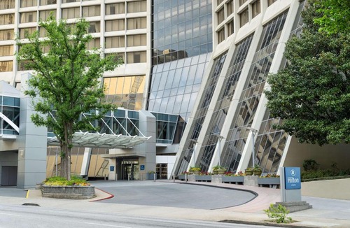 Peachtree Center Hotel | Hilton Atlanta