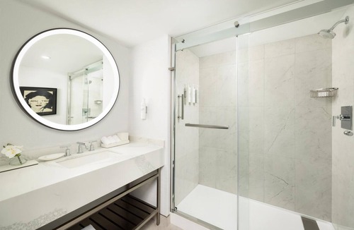 Prudential - St. Botolph Hotel | Hilton Boston Back Bay
