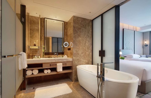 Chenghua Hotel | Hilton Chengdu Chenghua - Close to Panda Base and Chengdu East Railway Station