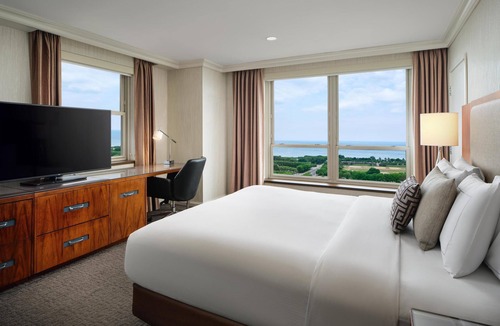 The Loop Hotel | Hilton Chicago