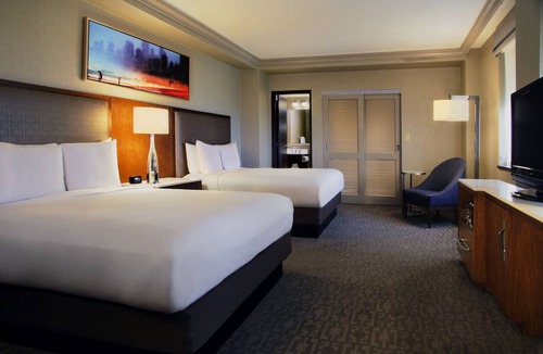 The Loop Hotel | Hilton Chicago