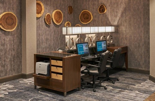 Florence Hotel | Hilton Cincinnati Airport