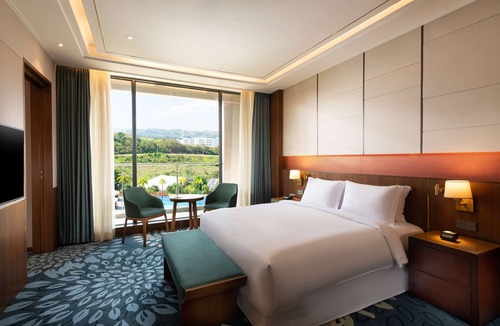 Clark Freeport Resort | Hilton Clark Sun Valley Resort