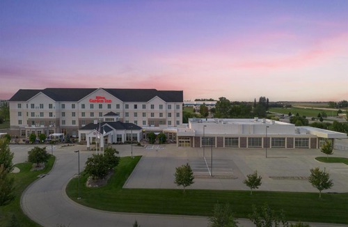 Cedar Falls Hotel | Hilton Garden Inn Cedar Falls Conference Center