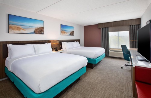 Greenbrier East Hotel | Hilton Garden Inn Chesapeake/Greenbrier