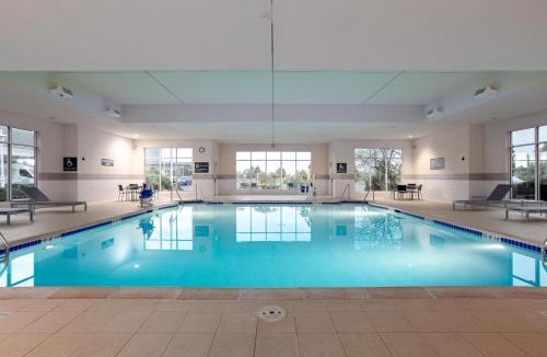 Colgate Hotel | Hilton Garden Inn Milwaukee Northwest Conference Center