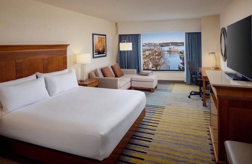 Old Port Hotel | Hilton Garden Inn Portland Downtown Waterfront