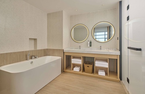 Xiangzhou District Hotel | Hilton Garden Inn Zhuhai Jinan University