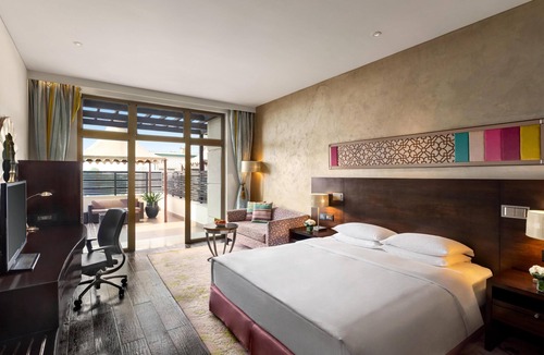 Keshav Nagar Hotel | Hilton Jaipur