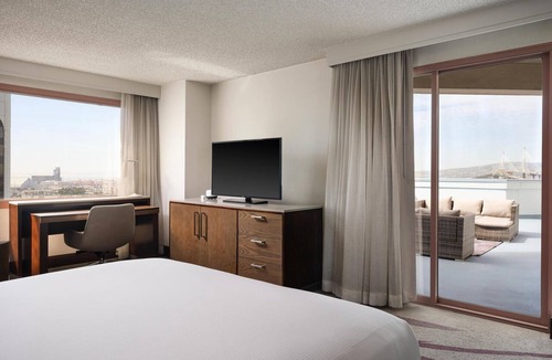 West Gateway Hotel | Hilton Long Beach Hotel