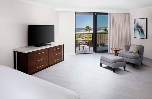 Marco Island Resort | Hilton Marco Island Beach Resort and Spa