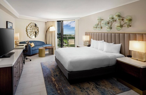 Marco Island Resort | Hilton Marco Island Beach Resort and Spa