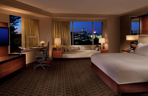 McLean Hotel | Hilton McLean Tysons Corner