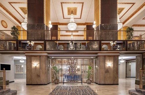 Westown Hotel | Hilton Milwaukee