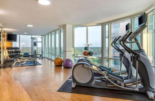 Northeast Virginia Beach Hotel | Hilton Ocean Beach Club Resort, Virginia Beach, VA - 2BR Suite