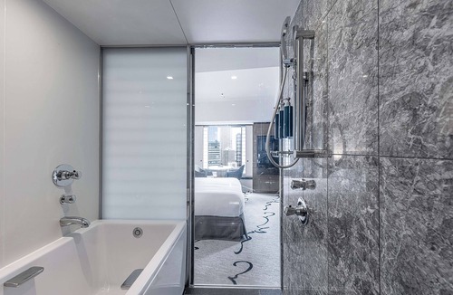 Nishi-Shinjuku Hotel | Hilton Tokyo