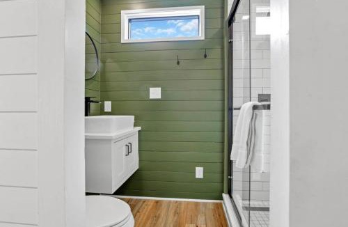 Logan Apartment | Hiltop Haven The Top Deck