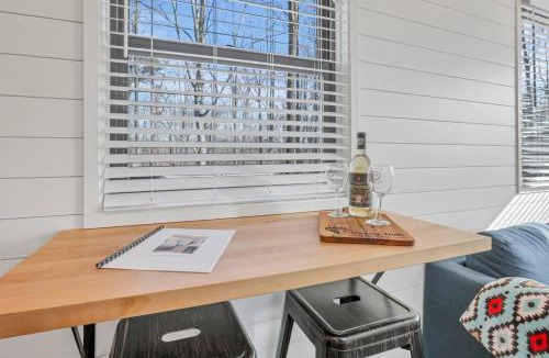 Logan Apartment | Hiltop Haven The Top Deck