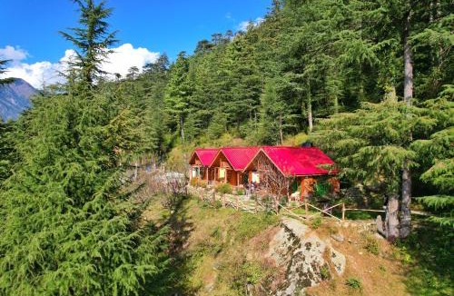 Banjar Ski Chalet | Himalayan Cedar Nest