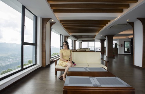 Sarangkot Hotel | Himalayan Front - A Luxury Hotel with Panoramic Annapurna Mountain Views
