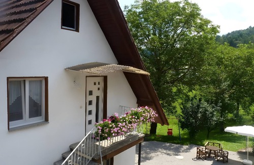 Gengenbach Apartment | Himmelsbach Apartment with Terrace and Wi-Fi