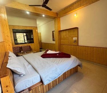 Khattalwada House | Himvilla Kasol