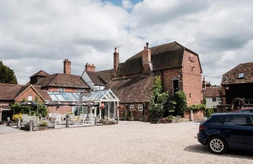 Aldermaston Hotel | Hinds Head